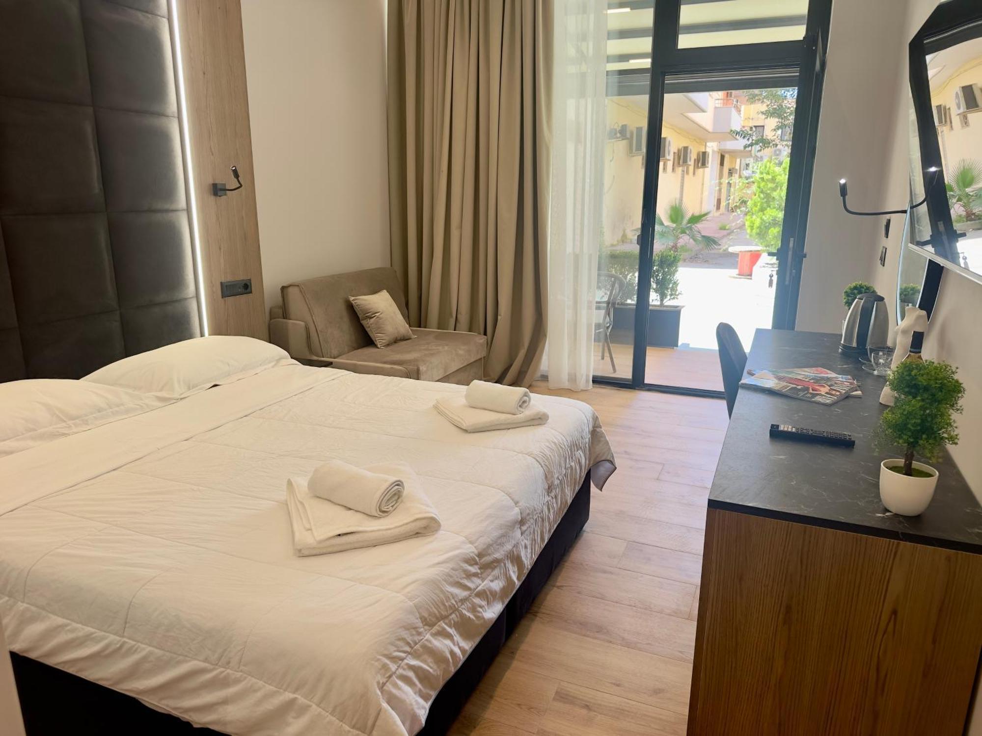 Elmar Comfort Vlore Bagian luar foto