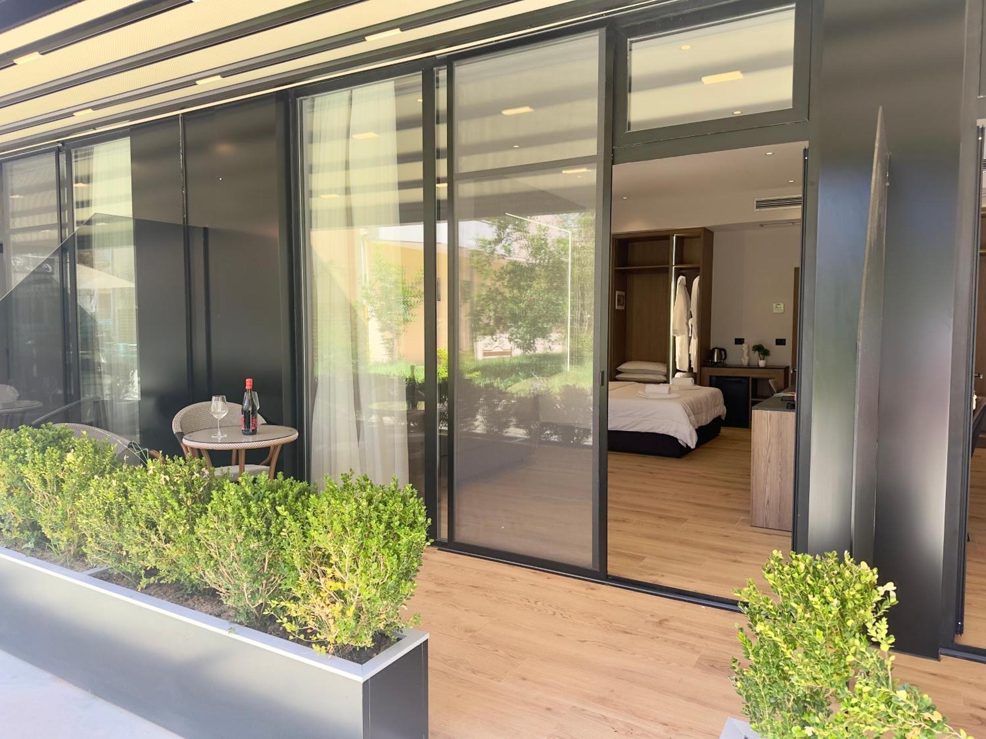 Elmar Comfort Vlore Bagian luar foto
