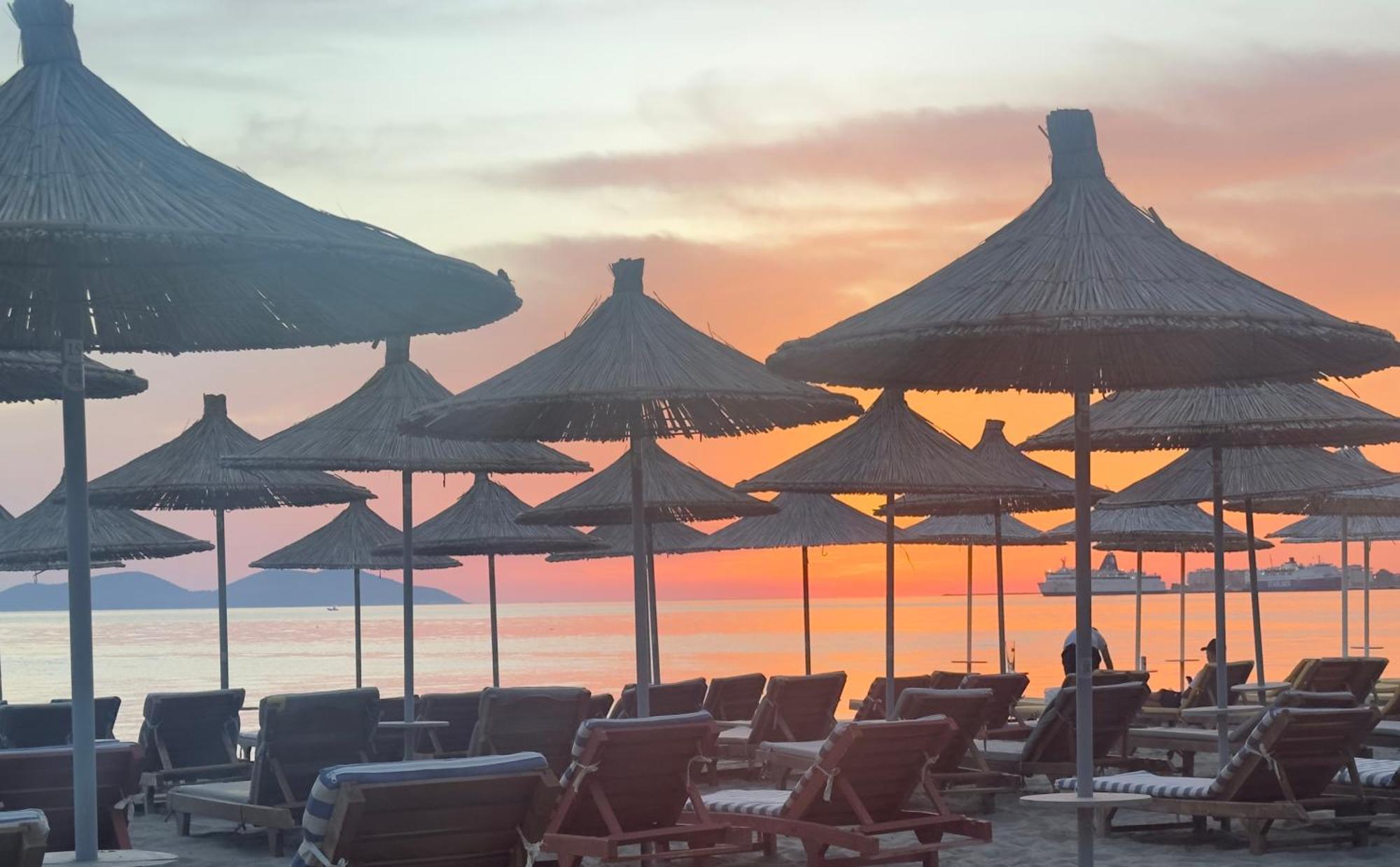 Elmar Comfort Vlore Bagian luar foto